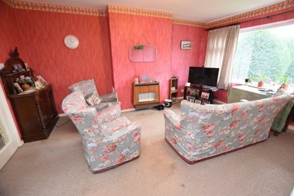 Property photo 2 of 13 Lounge