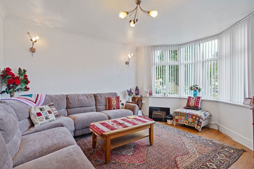 Property photo 2 of 42