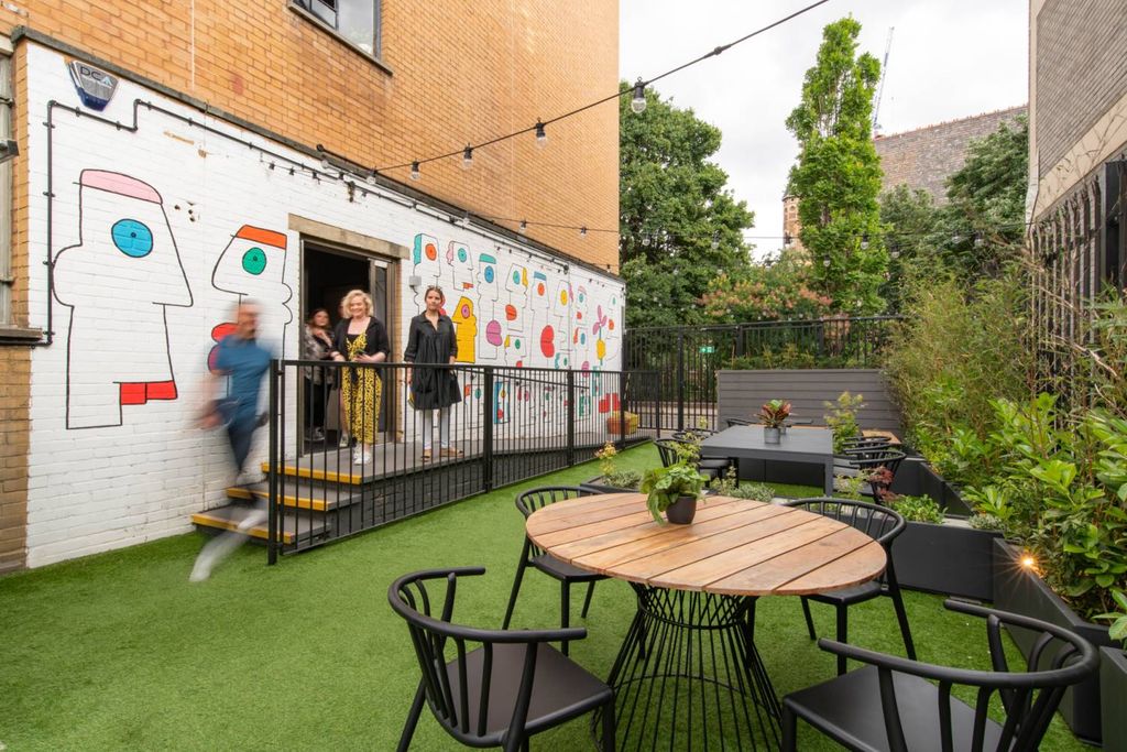 Property photo 2 of 21