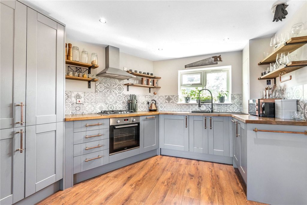 Property photo 2 of 10 Picture No. 04