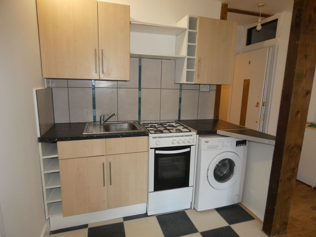 Property photo 3 of 5 Kitchen