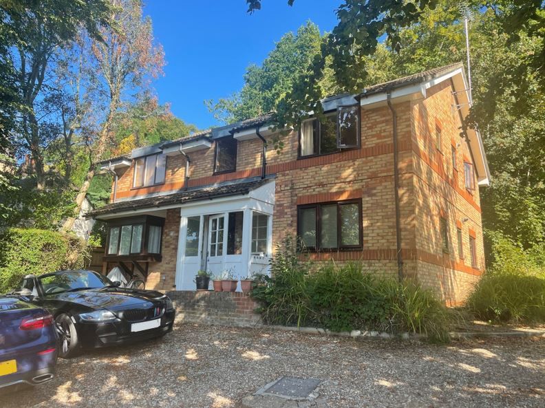 Property photo 1 of 6