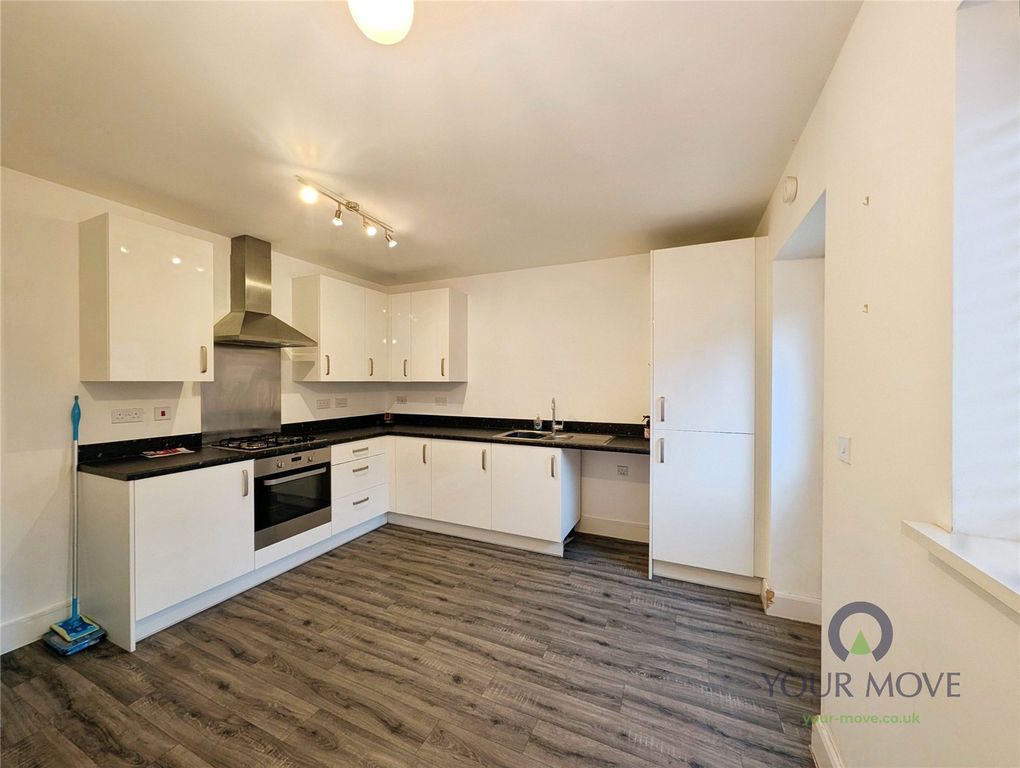 Property photo 3 of 15 Dining Kitchen