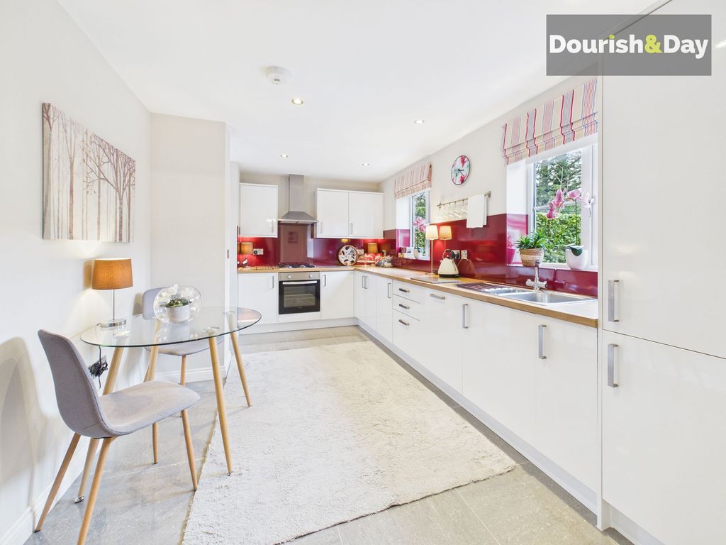 Property photo 3 of 24 Breakfast Kitchen