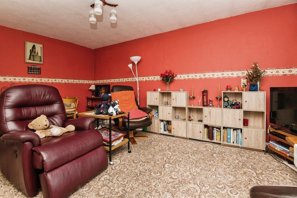Property photo 3 of 14