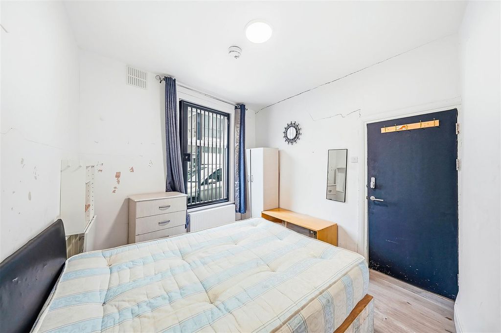 Property photo 2 of 26 Photos-2 (5).Jpg