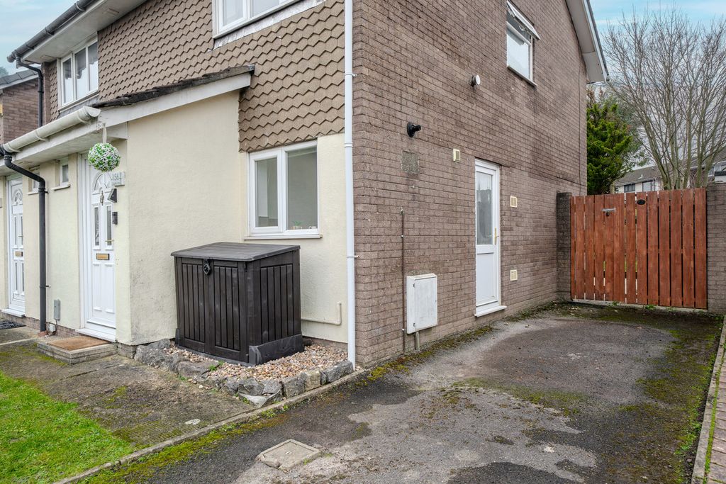 Property photo 3 of 33
