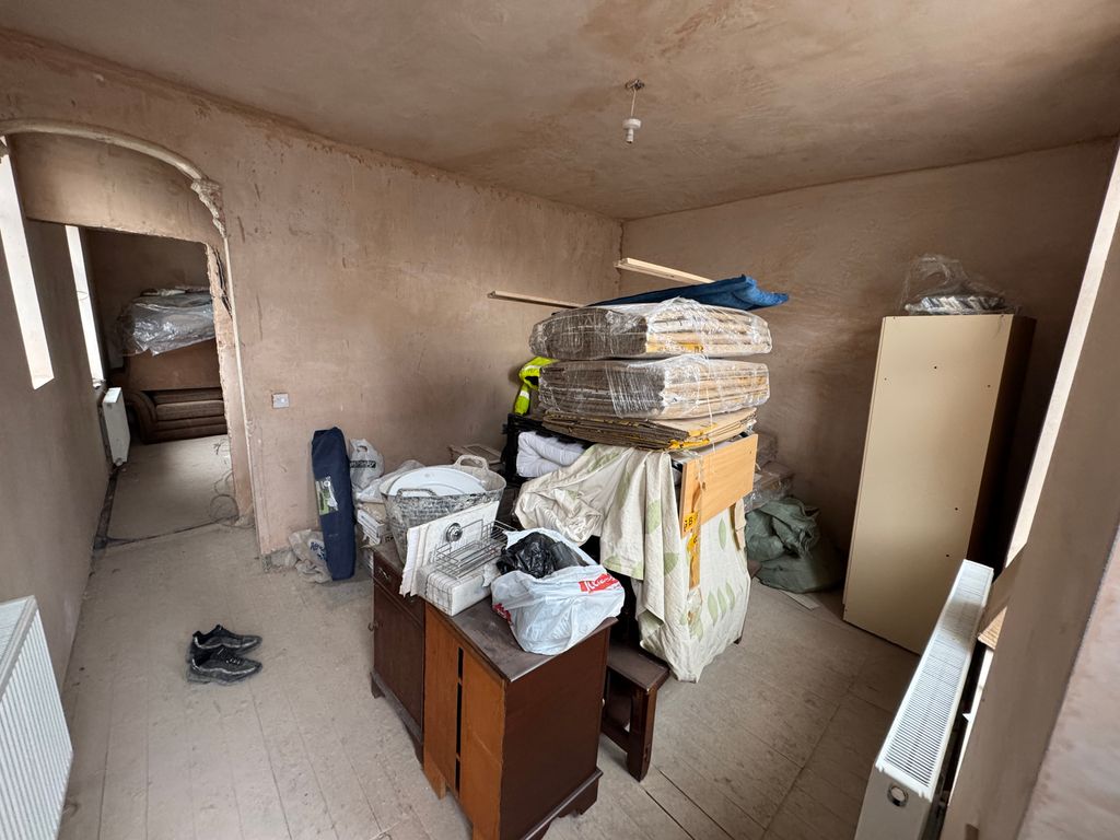 Property photo 2 of 3