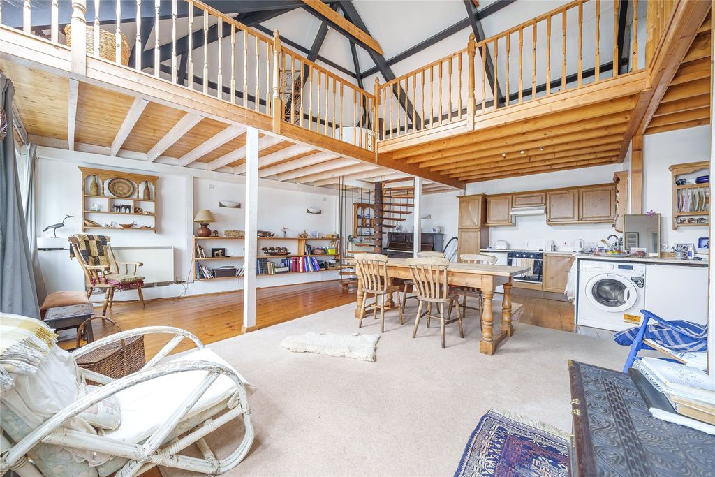 Property photo 1 of 17 Picture No. 05