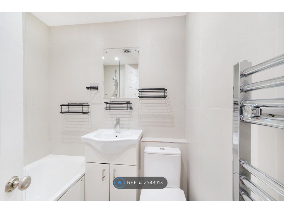 Property photo 3 of 8 Bathroom