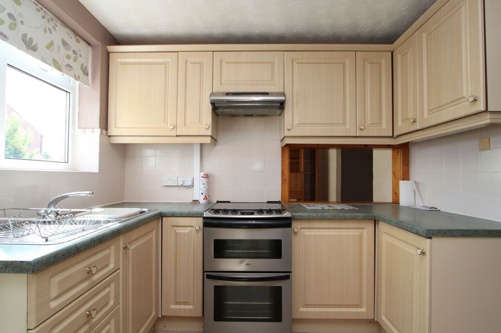 Property photo 2 of 19