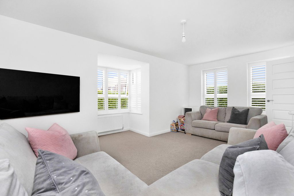 Property photo 3 of 23