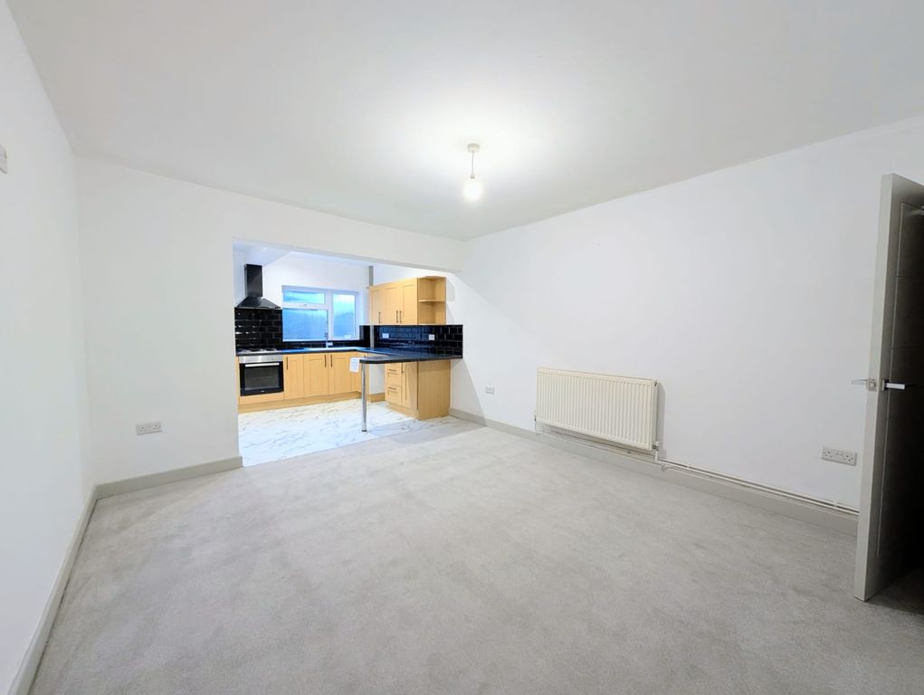 Property photo 3 of 22 Image