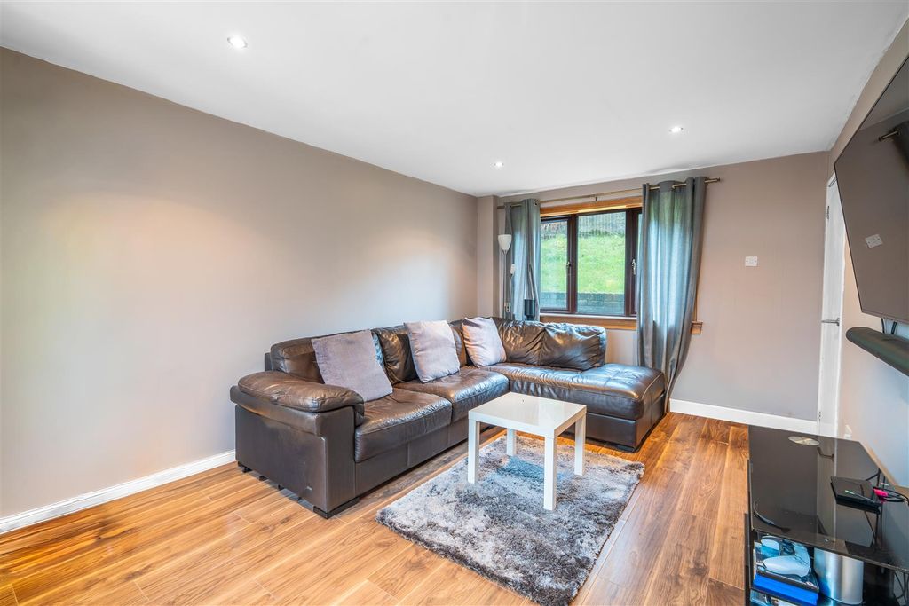 Property photo 3 of 15 Lounge-1.Jpg