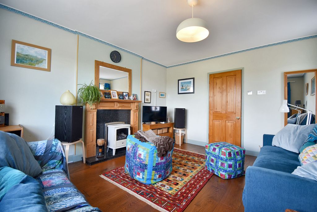 Property photo 2 of 14 Hunters Moon (5)