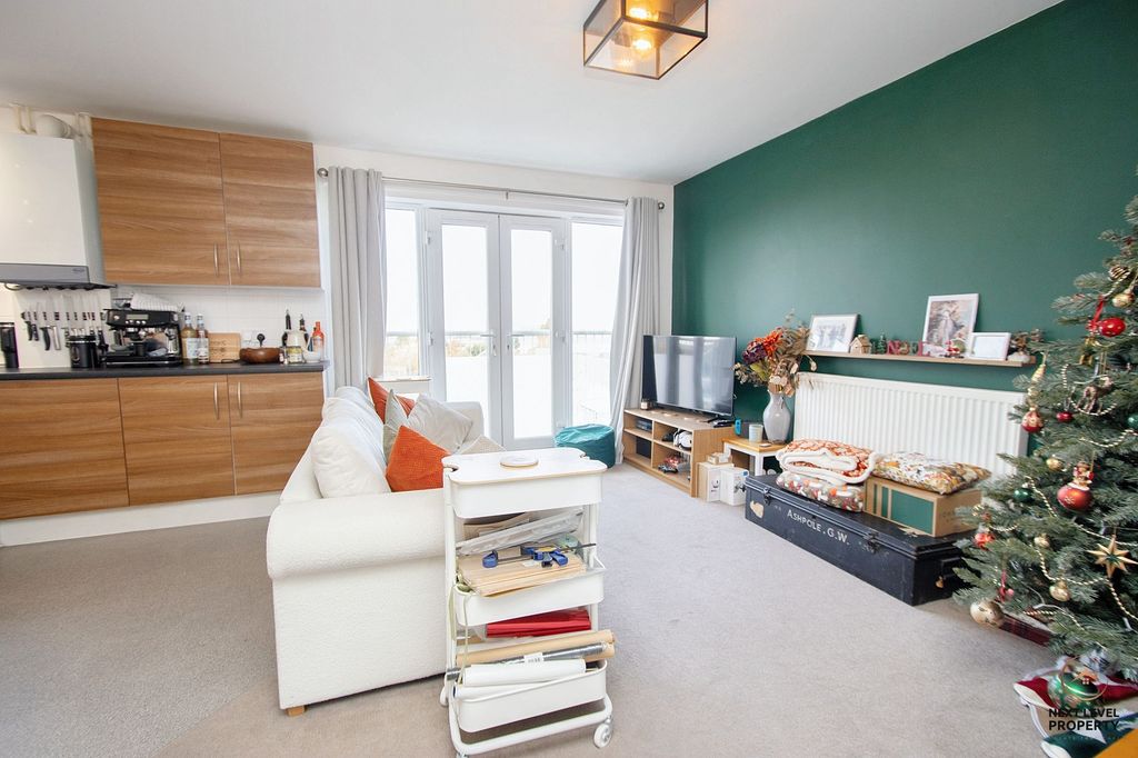 Property photo 2 of 10