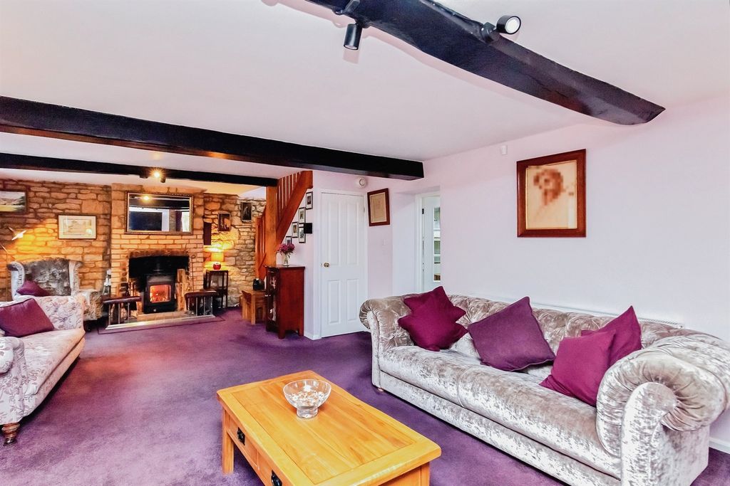 Property photo 2 of 26