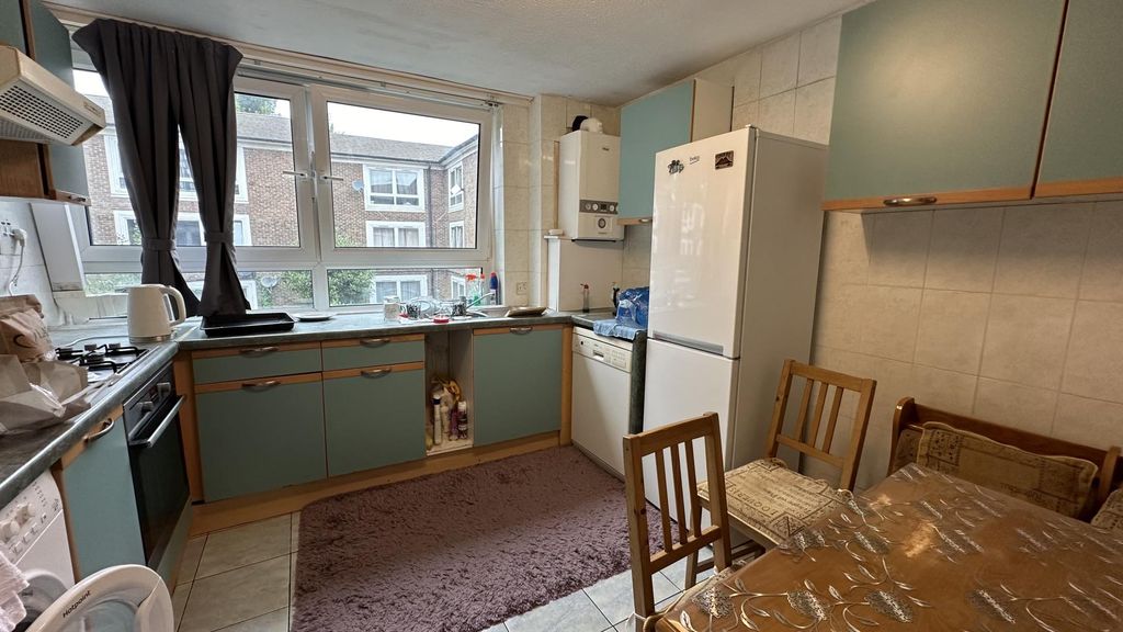 Property photo 2 of 6