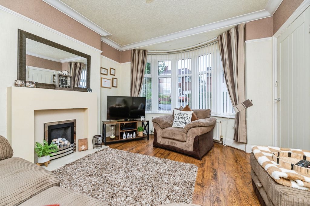 Property photo 2 of 20 Pbox-Living_Room-326008.Jpg