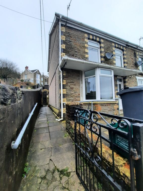 Property photo 2 of 30