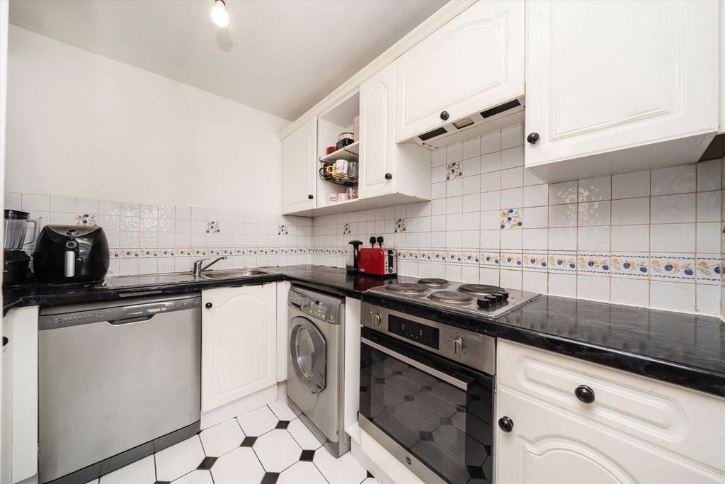 Property photo 3 of 7