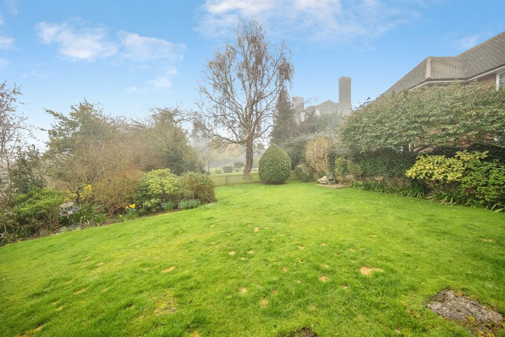 Additional image 11 of 2 bed flat for saleHolland Road, Frinton-On-Sea CO13
