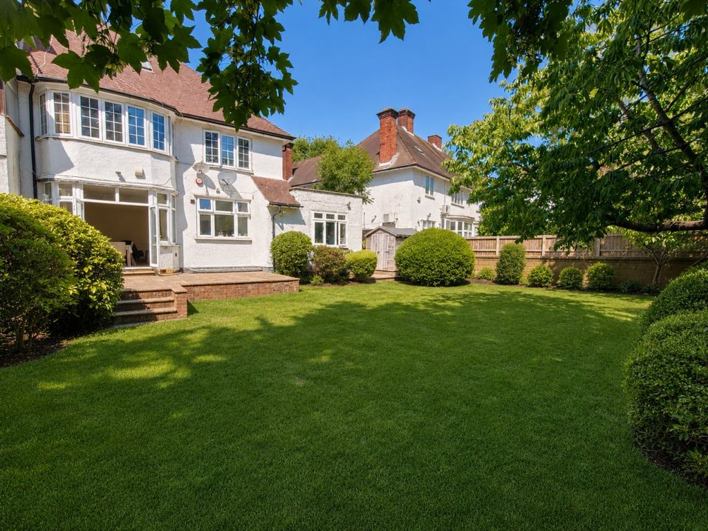 Property photo 2 of 25
