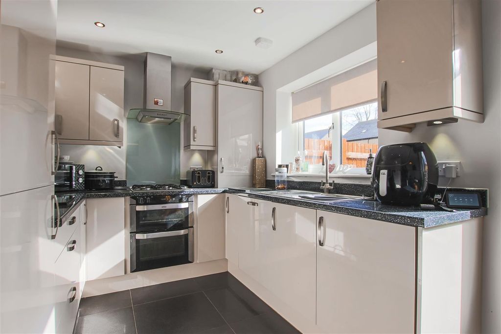 Property photo 3 of 15 2.Jpg
