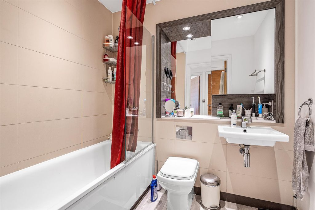 Property photo 3 of 9 42 Burlington House Bathroom.Jpg