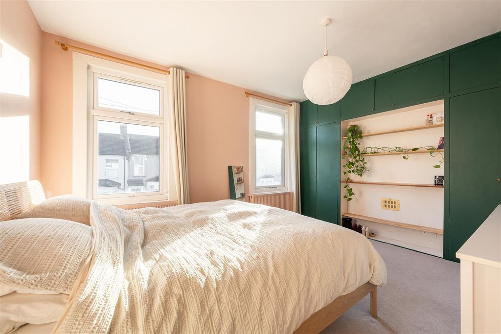 Property photo 3 of 24 Monega Road, E12