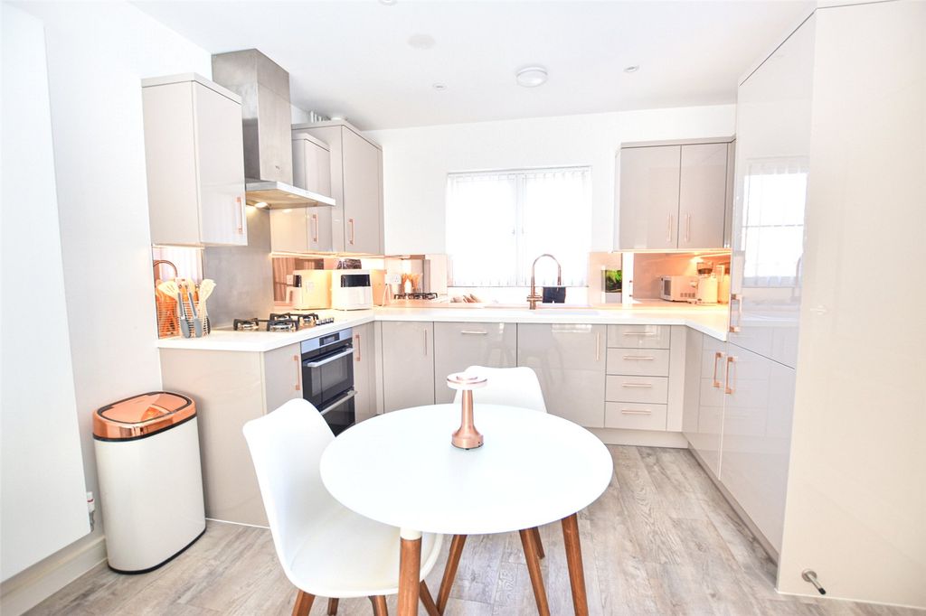 Property photo 3 of 10 Picture No. 10