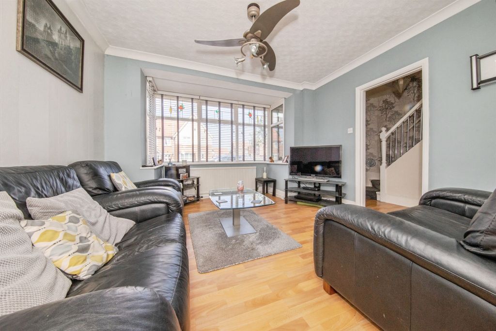 Property photo 2 of 27