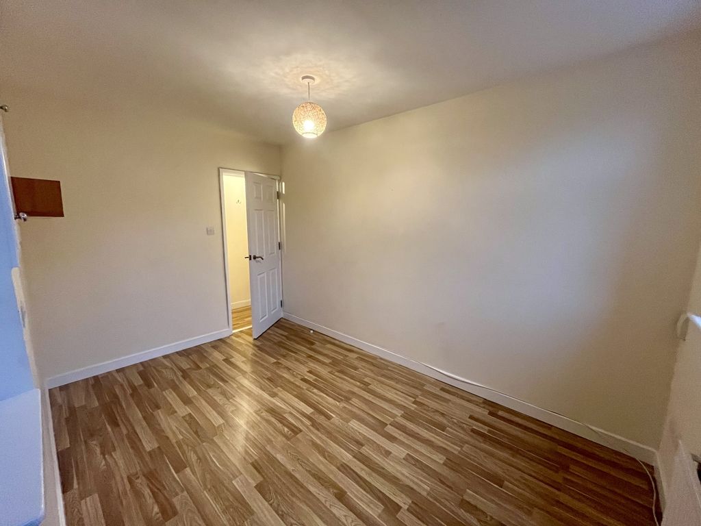 Property photo 2 of 7 Img_E0419