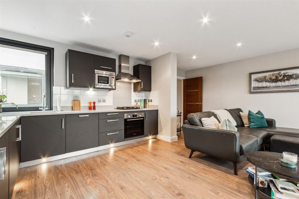 Property photo 1 of 13 9 Vulcan House Kitchen 1A.Jpg
