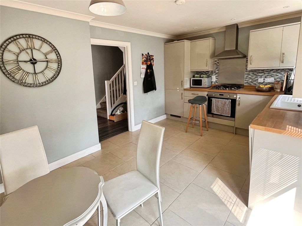 Property photo 2 of 11 Kitchen/Dining