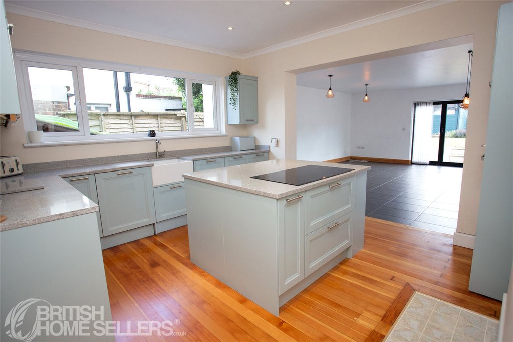 Property photo 2 of 24 Picture No. 09