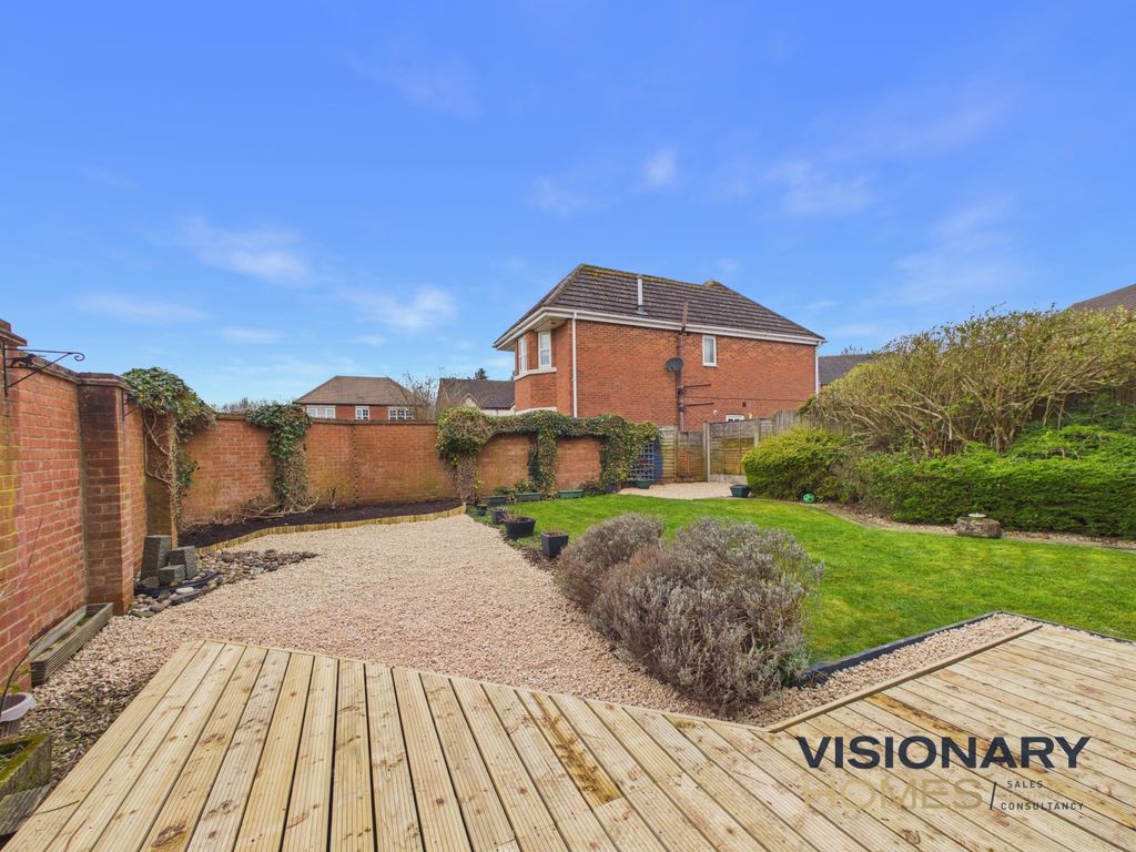 Property photo 2 of 17 Garden