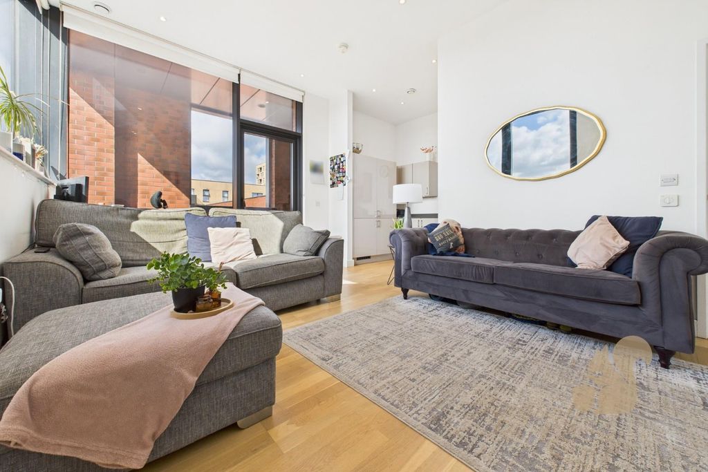 Property photo 2 of 25 Cam05668G0-Pr0028-Still011.Jpg