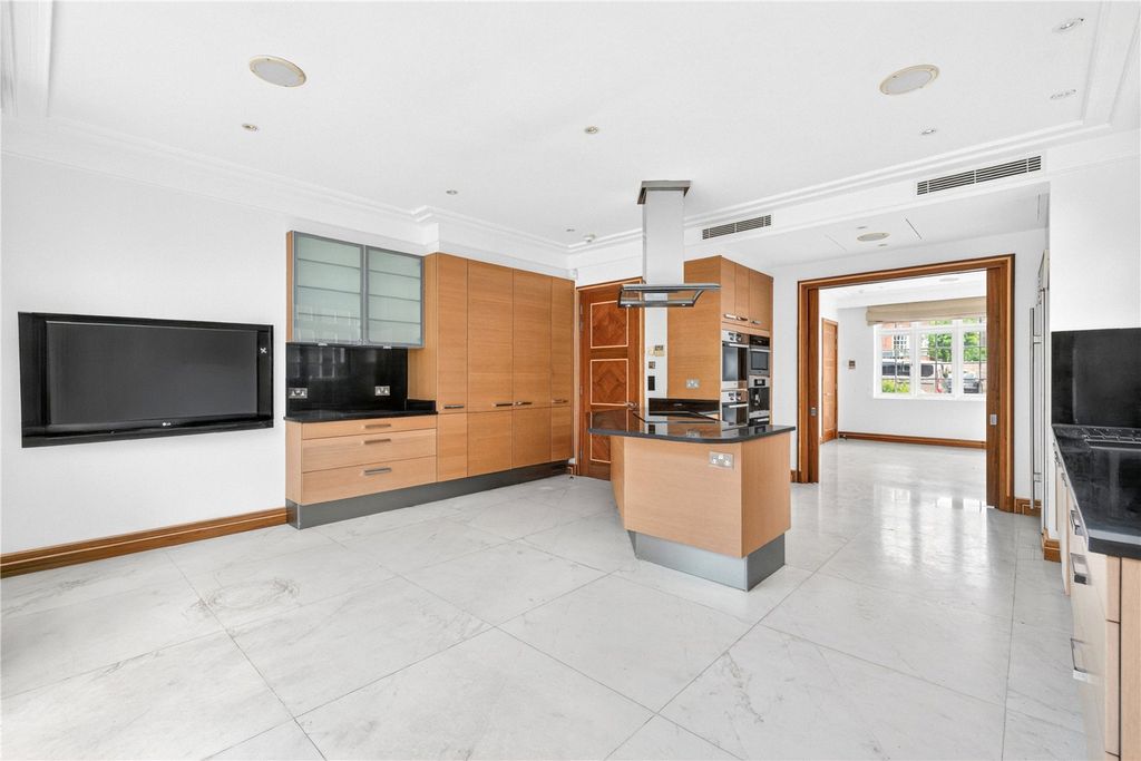 Property photo 3 of 18 Picture No. 05