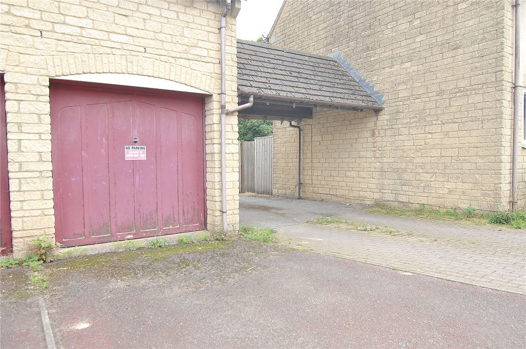 Property photo 2 of 12 Picture No. 18