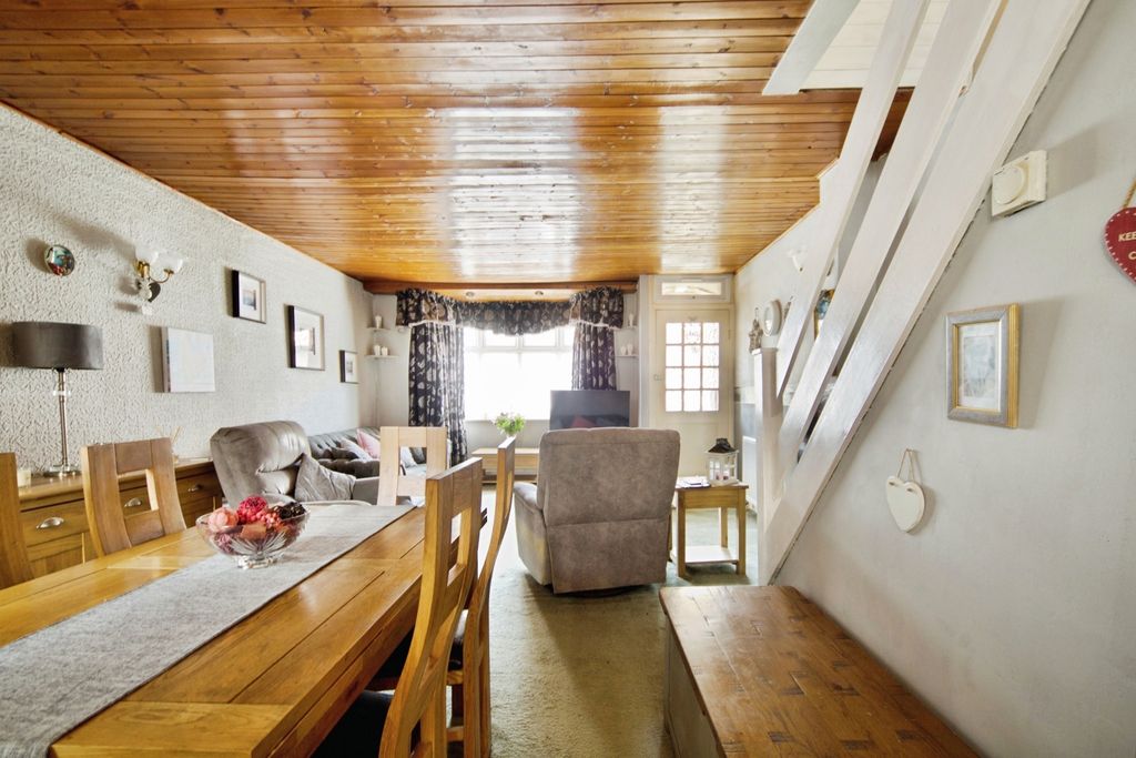 Property photo 2 of 15 Pbox-Img.Jpg