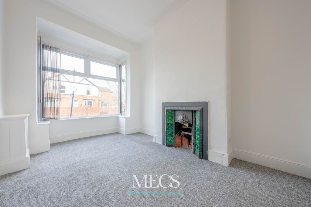 Property photo 2 of 12 1932633