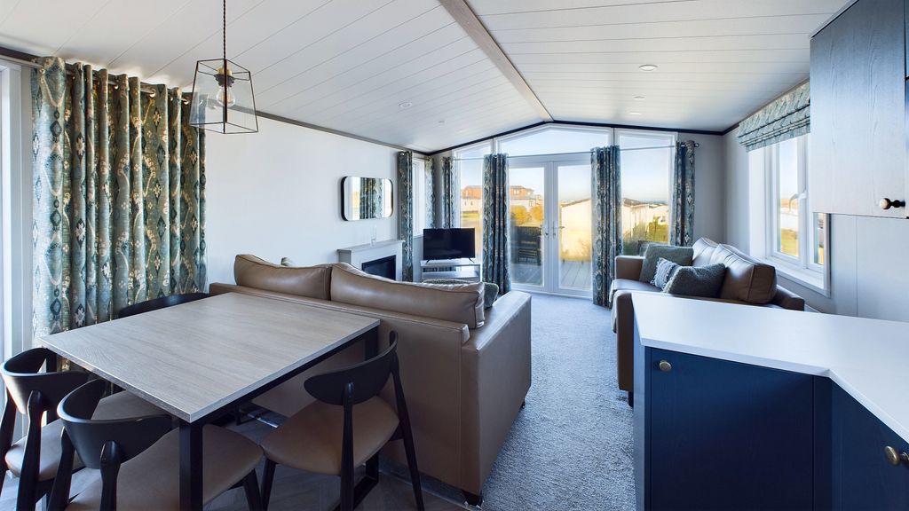 Property photo 3 of 19 Open Plan Living / Kitchen / Diner