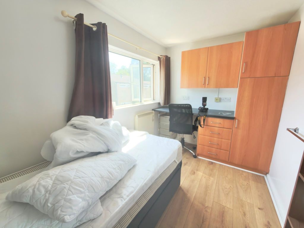 Property photo 3 of 11 Bedroom