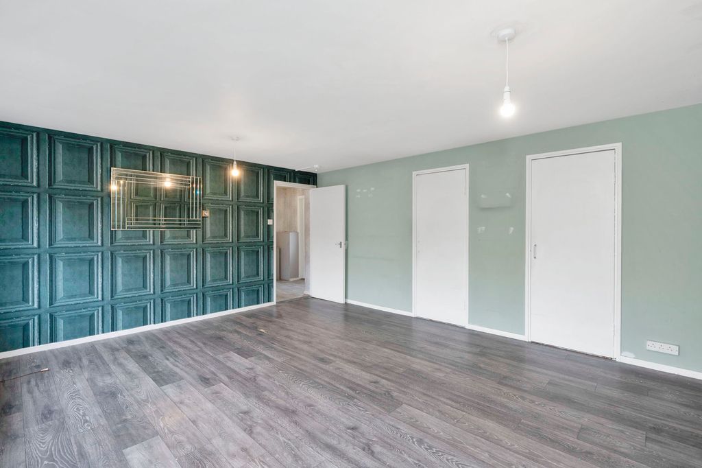 Property photo 3 of 12 Property Image 3