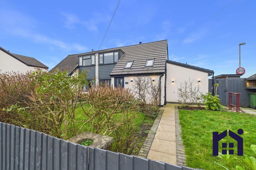 Property photo 1 of 29 The Approach