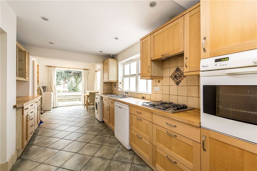 Property photo 3 of 10 Picture No. 07