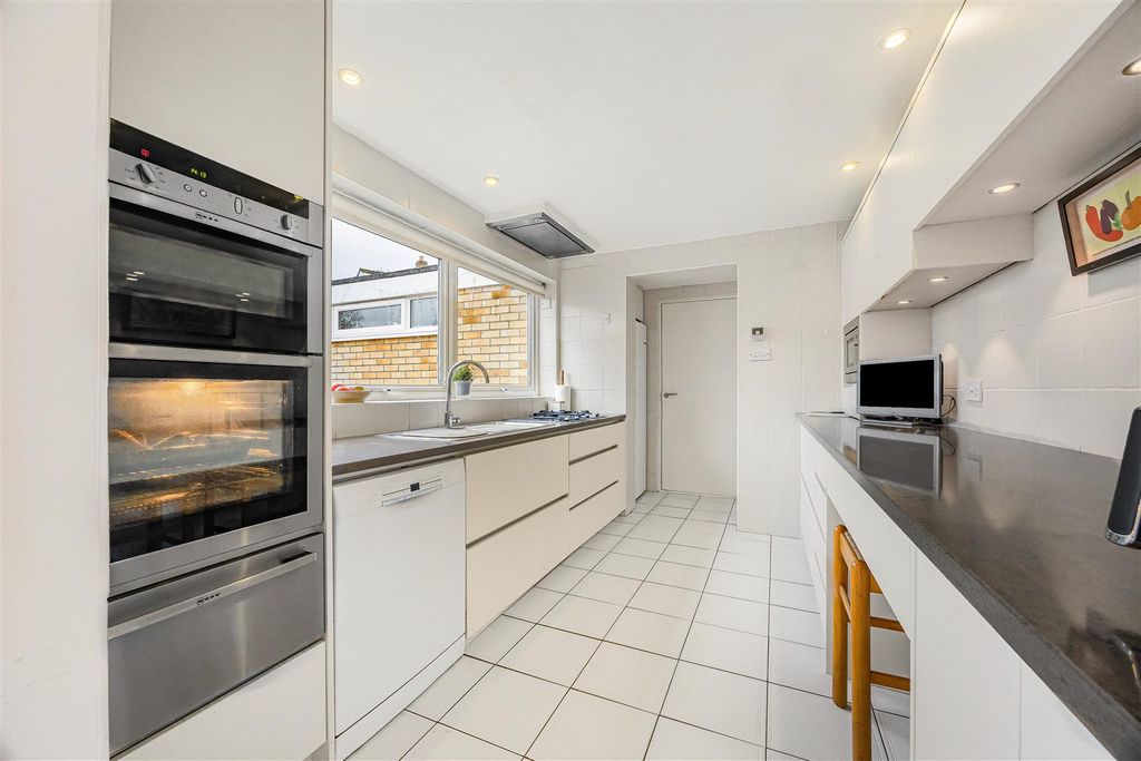 Property photo 3 of 34 14_70206.Jpg