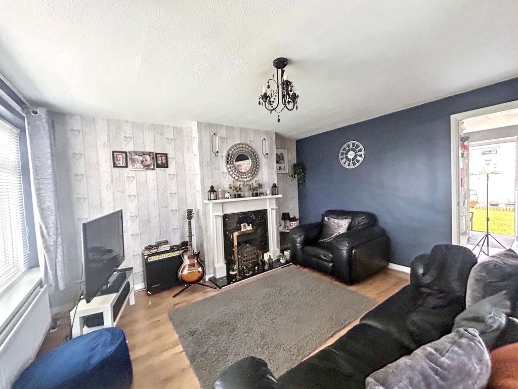 Property photo 3 of 14