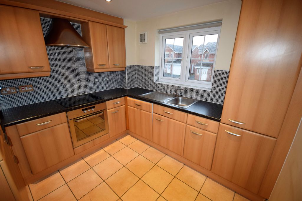 Property photo 3 of 9 Kitchen
